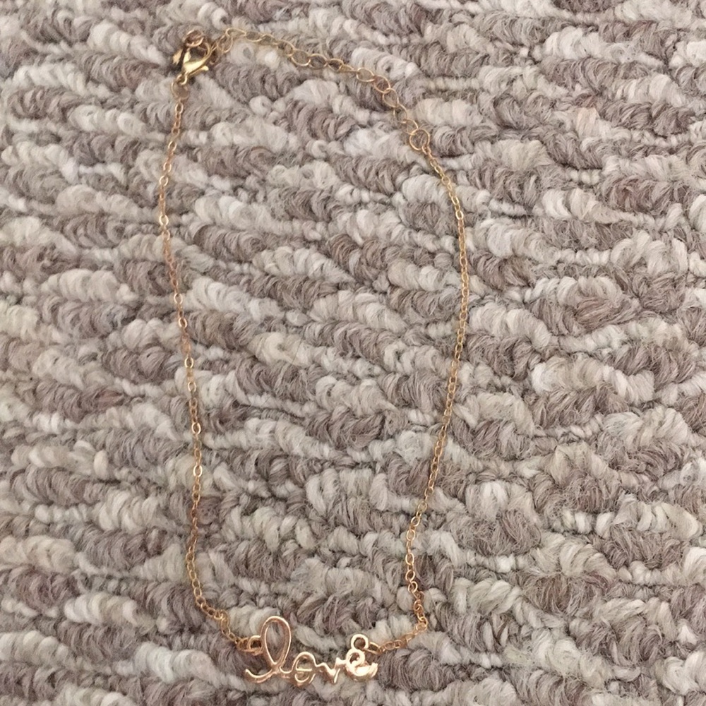 A gold love chocker! 🔥🔥💥💗✨